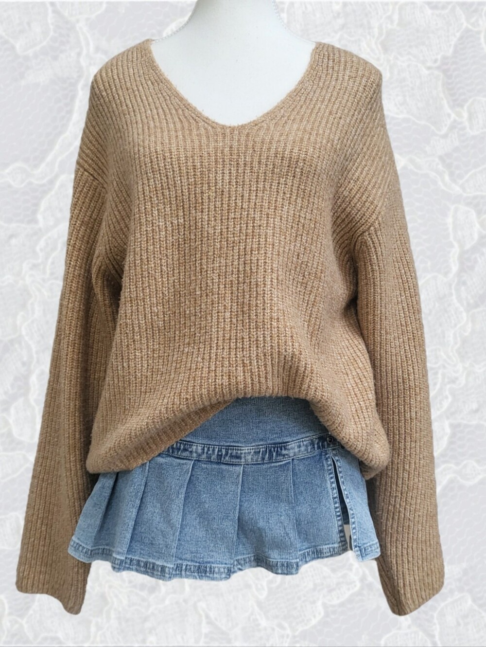 Cozy H&M Women's V-Neck Sweater in Camel Tan Brown XS